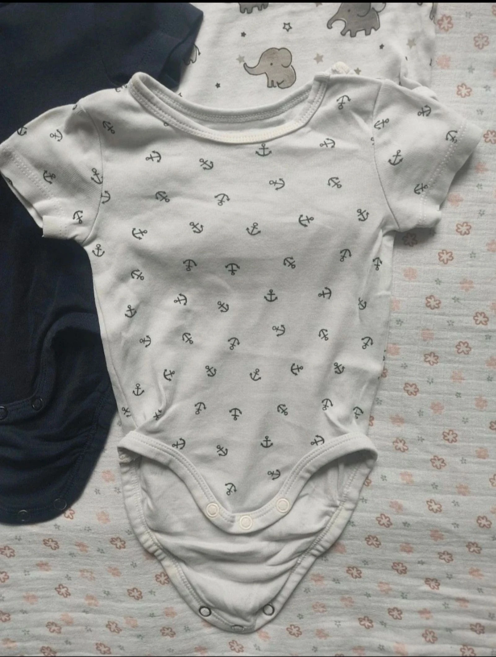 Lote de 4 bodies MC H&M - Talla 3 meses (62 cm) - Muy buen estado – photo 2